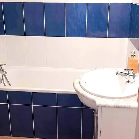Maison Chaleureuse F3 Avec 3piscines Dans فيلة بزييه