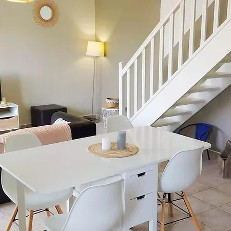 Maison Chaleureuse F3 Avec 3piscines Dans * بزييه
