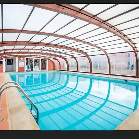 Maison Chaleureuse F3 Avec 3piscines Dans فيلة *